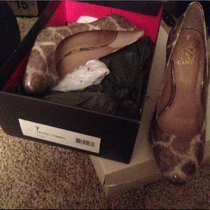 Vince Camuto -Taupe combo heels - Faliat